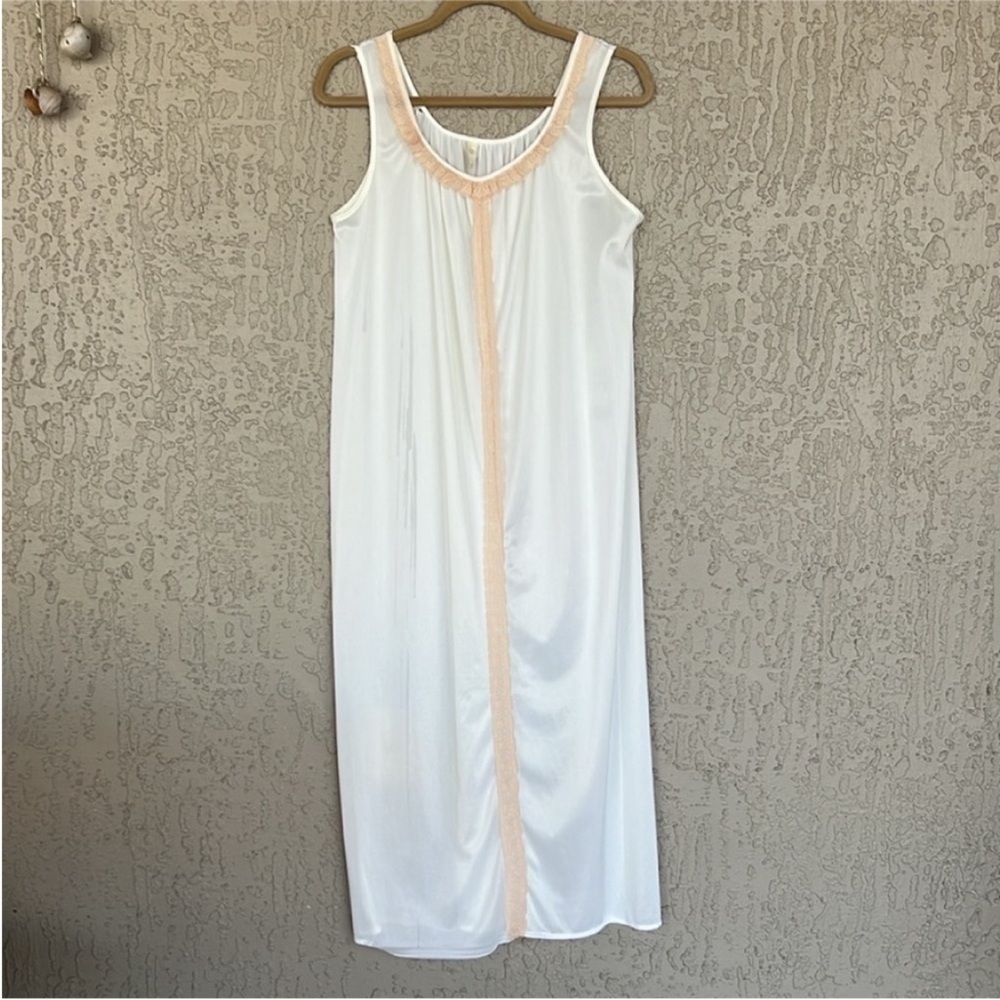Vintage Lace Embroidered Nightgown & Robe Set White Nylon Made USA Large - Picture 4 of 14